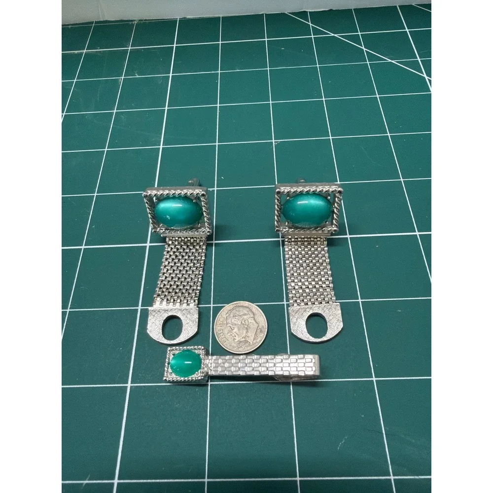 Vintage Swank Silver Tone Green Faux Cats Eye Wrap Cufflinks and Tie Clip Set